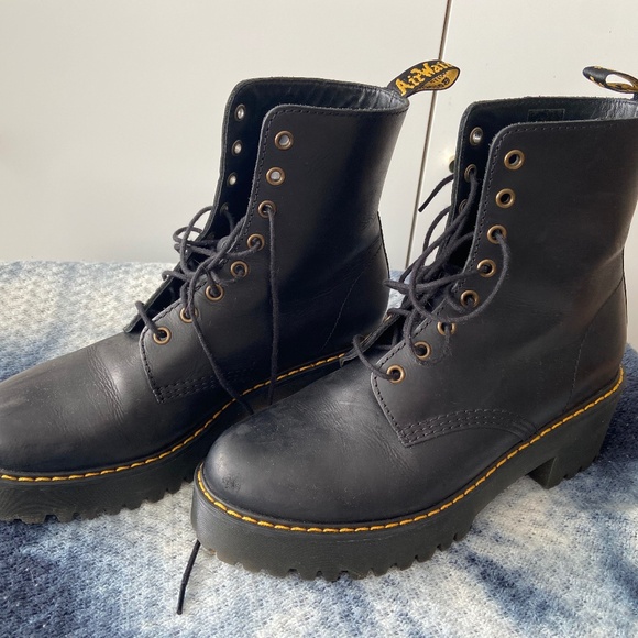 Dr. Martens Sanguine Bootie, platform, chunky, size 10 - Picture 2 of 7